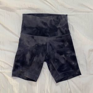 Lululemon wunder under biker shorts!